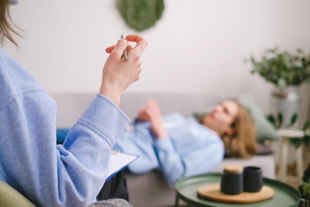 Red Flags When Choosing a Therapist: What to Watch For